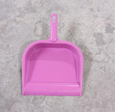 Durable Lightweight Multi Surface Plastic Dustpan with Handle